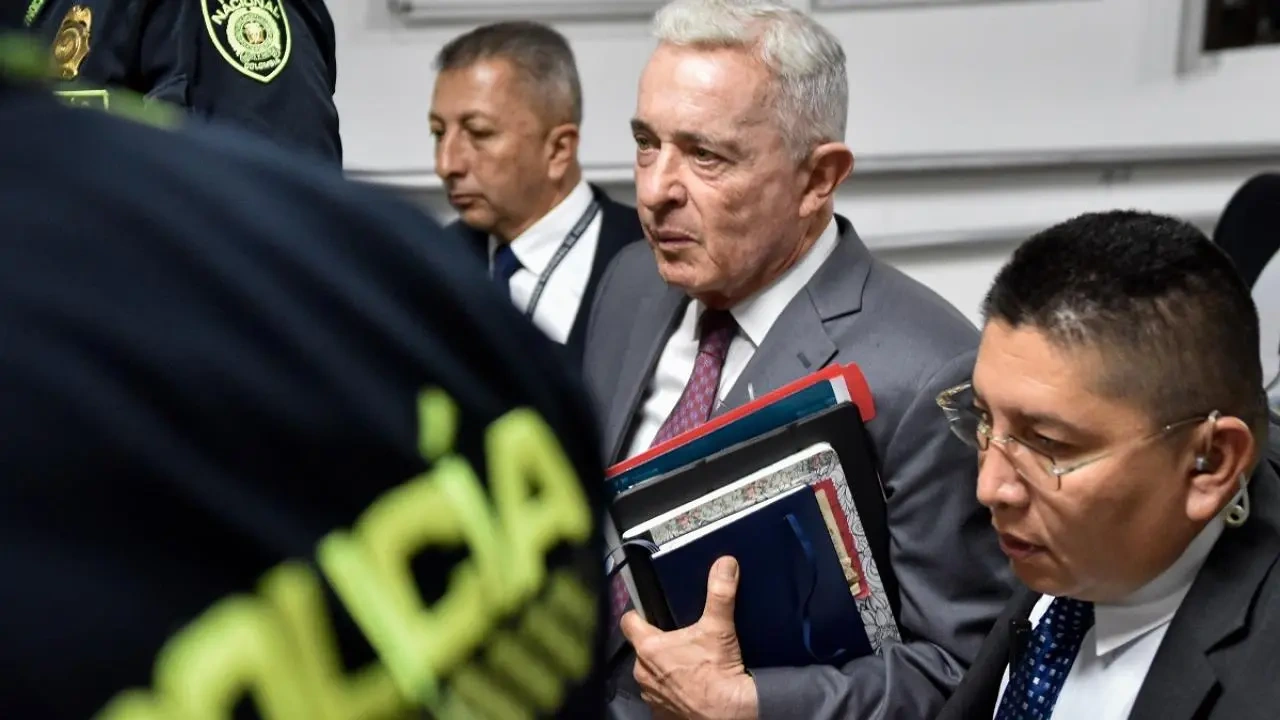 Acción de tutela busca frenar efectos de la sentencia contra Álvaro Uribe Vélez