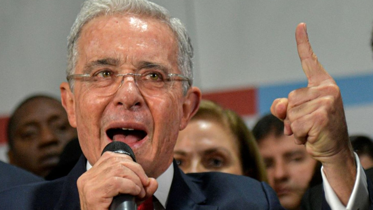 Álvaro Uribe pide al Centro Democrático definir candidato único en septiembre