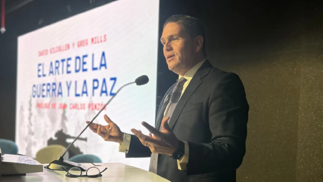 Estrategias para la paz: Juan Carlos Pinzón prologa ‘El arte de la guerra y la paz’