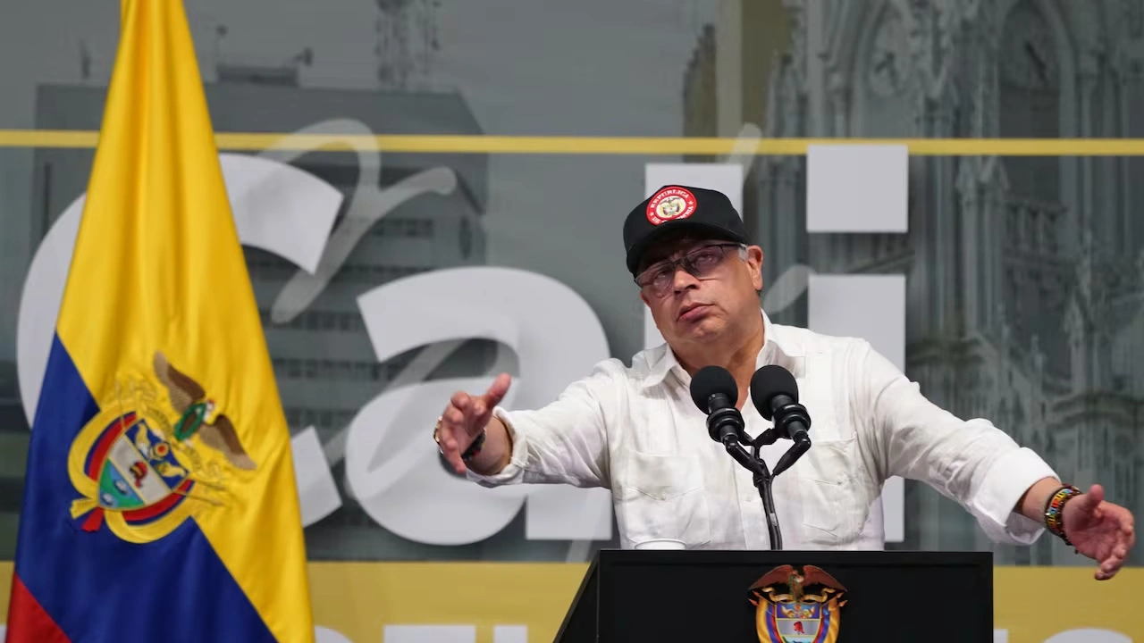 Atentado en Cali: Petro pide perseguir “en todas partes” a Clan del Golfo y Disidencias