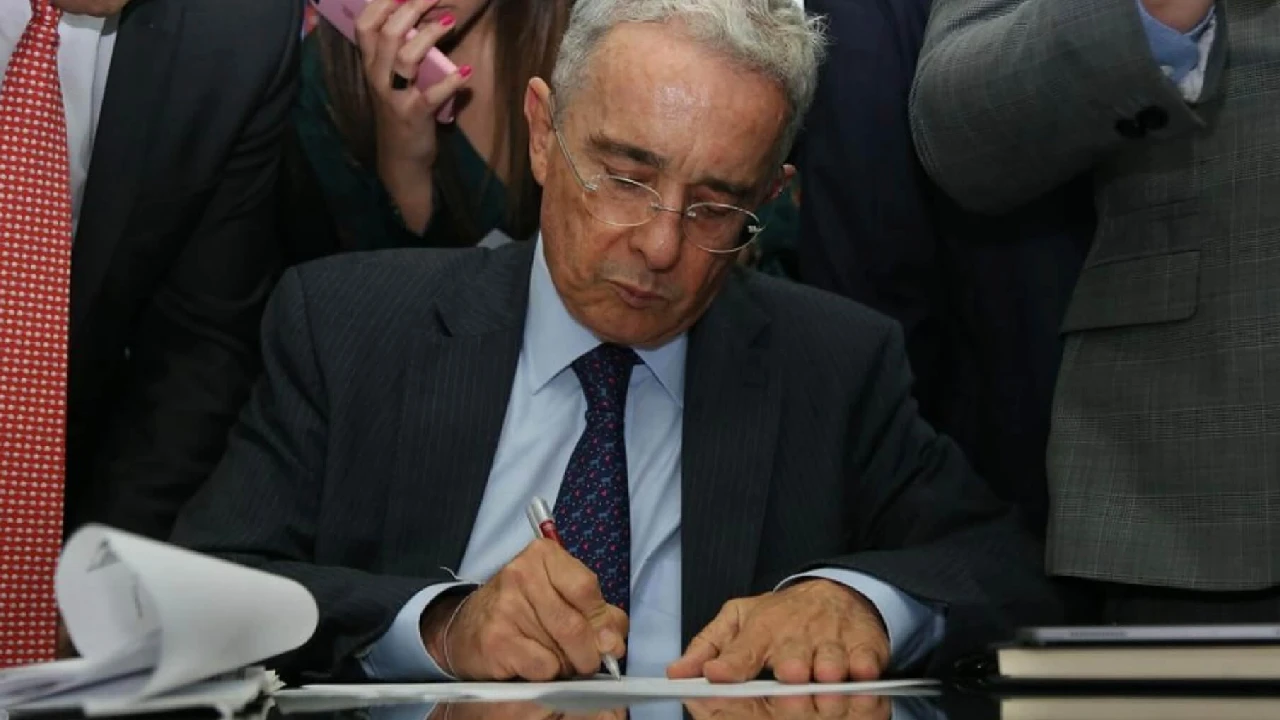 Caso Álvaro Uribe: Tribunal garantiza su derecho a la libertad individual
