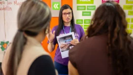 En Medellín se ha posibilitado la construcción de un modelo integral y articulado con el fin de prevenir y atender las violencias basadas en género, convirtiéndose en referente no solo para Antioquia sino también para el país.En Medellín, prevención de violencias de género se consolida como referente en la región y el país
