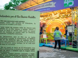 ¿En qué marco se propone al río Aburrá-Medellín en el centro de la conversación?