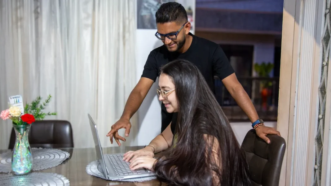 Estud-IA en Medellín, entérese cómo acceder a los 3.500 cupos del programa