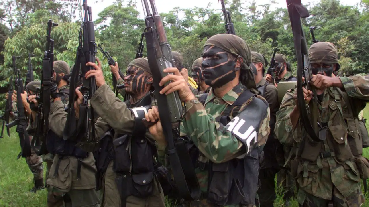 Gobierno Petro designa a exintegrantes de las AUC como gestores de paz hasta 2026