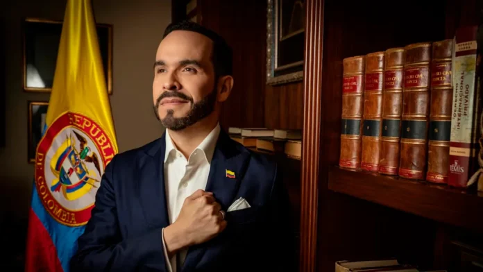 Abelardo de la Espriella se convierte en el primer candidato presidencial de la derecha en 13 años
