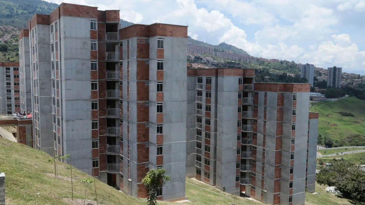 Alianza público-privada entregará apoyos económicos para la cuota inicial de vivienda en Medellín