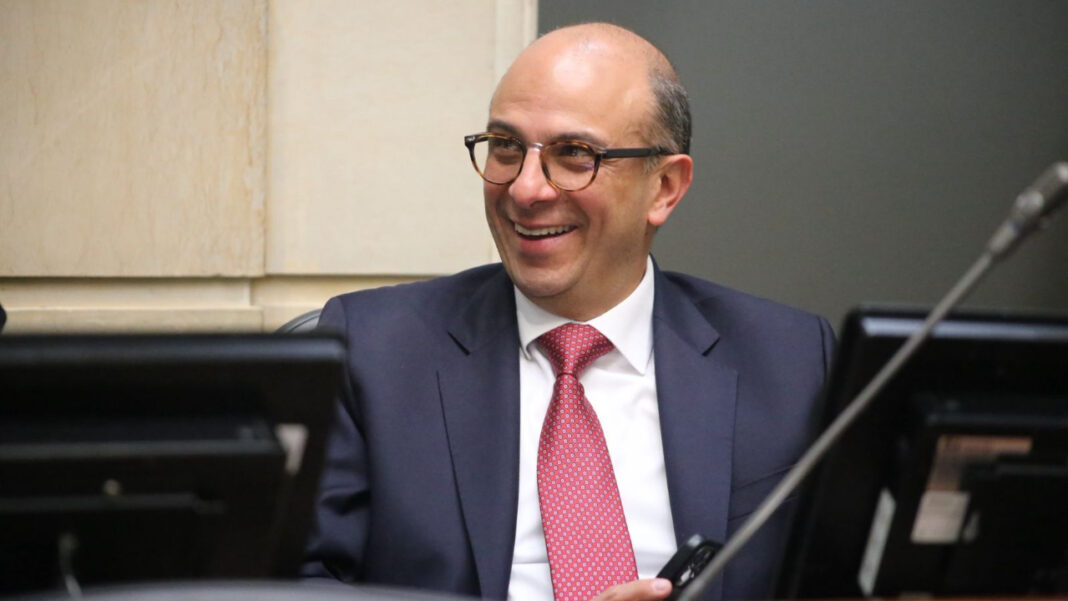 Quién es y perfil de Carlos Ernesto Camargo Assis, nuevo Magistrado de la Corte Constitucional