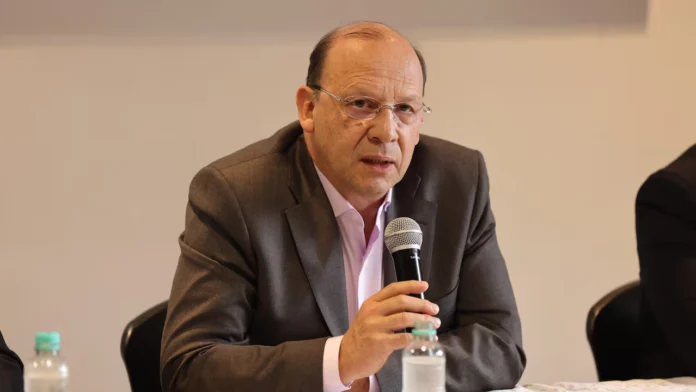 El Presupuesto General de la Nación 2026 enfrenta tensiones en el Congreso: el Gobierno propone recortar $10 billones de la tributaria para lograr consensos políticos.