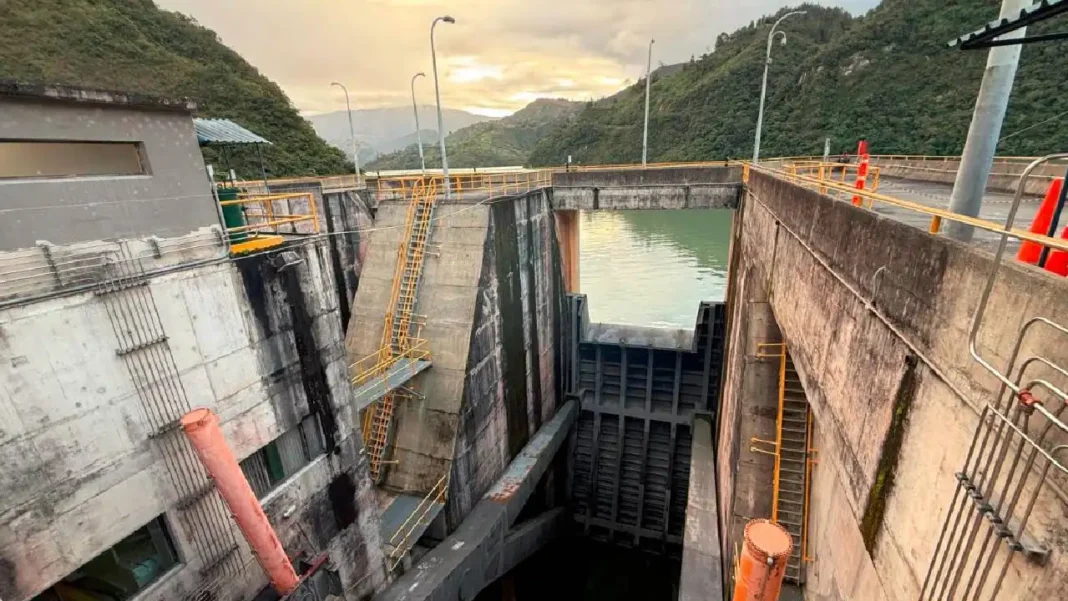 Gobierno pide levantar bloqueos en El Guavio para evitar crisis eléctrica