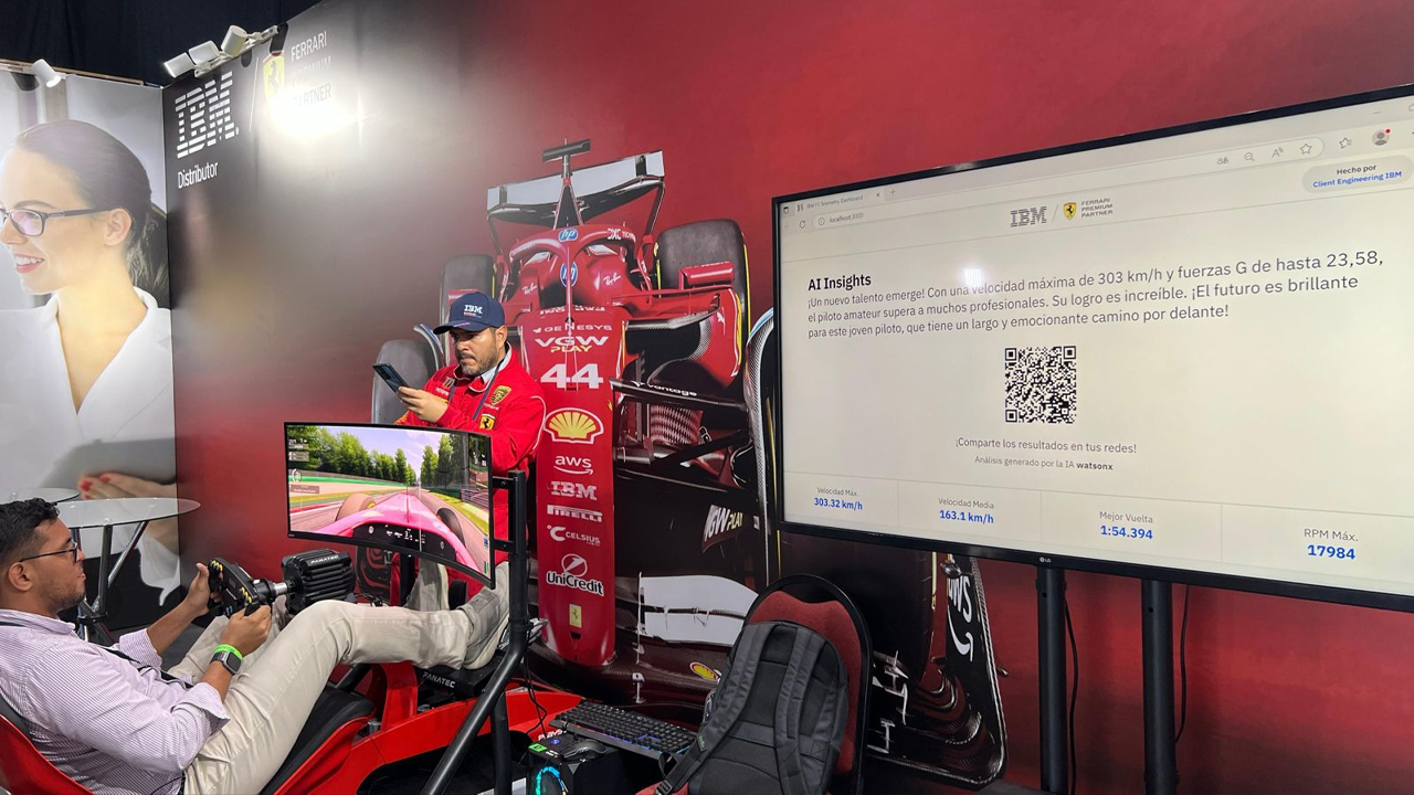 En esta edición de Andicom presentamos un espacio innovador: un simulador de Fórmula 1 en el que los asistentes pueden convertirse en pilotos de Ferrari, escudería con la que firmamos un acuerdo este año.