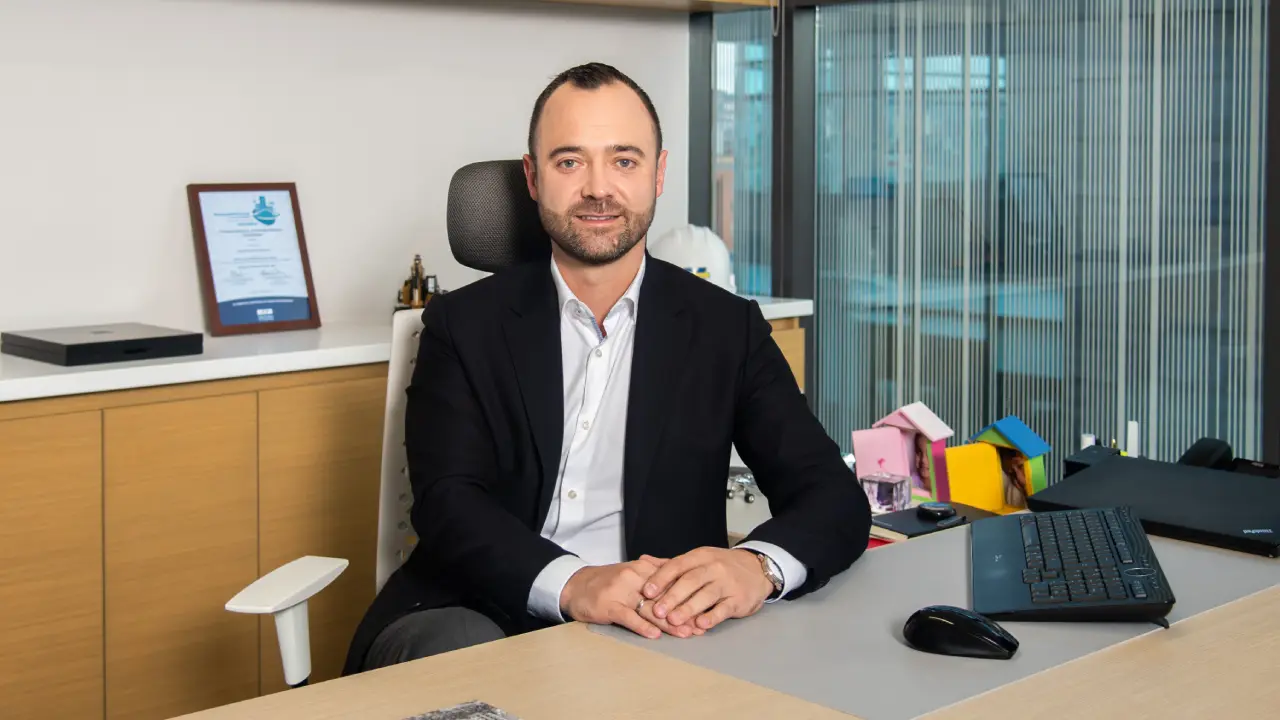 ¿Héroes o villanos? Las paradojas del sector de la construcción que avanza en tecnología, sostenibilidad e inclusión 1 Pablo Echeverri - Presidente Constructora Capital
