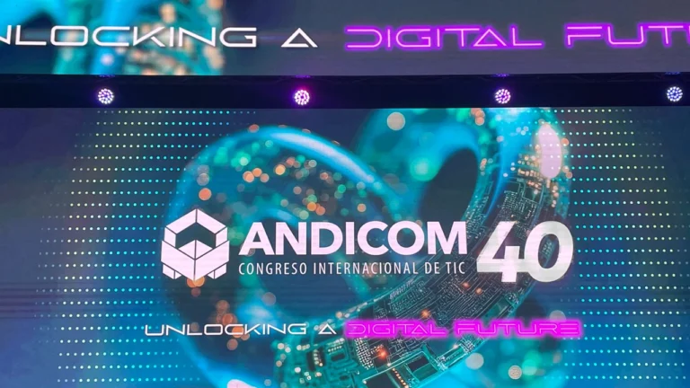 Ciudades inteligentes, ciberseguridad cuántica e IA marcan el inicio de ANDICOM 2025 en Cartagena