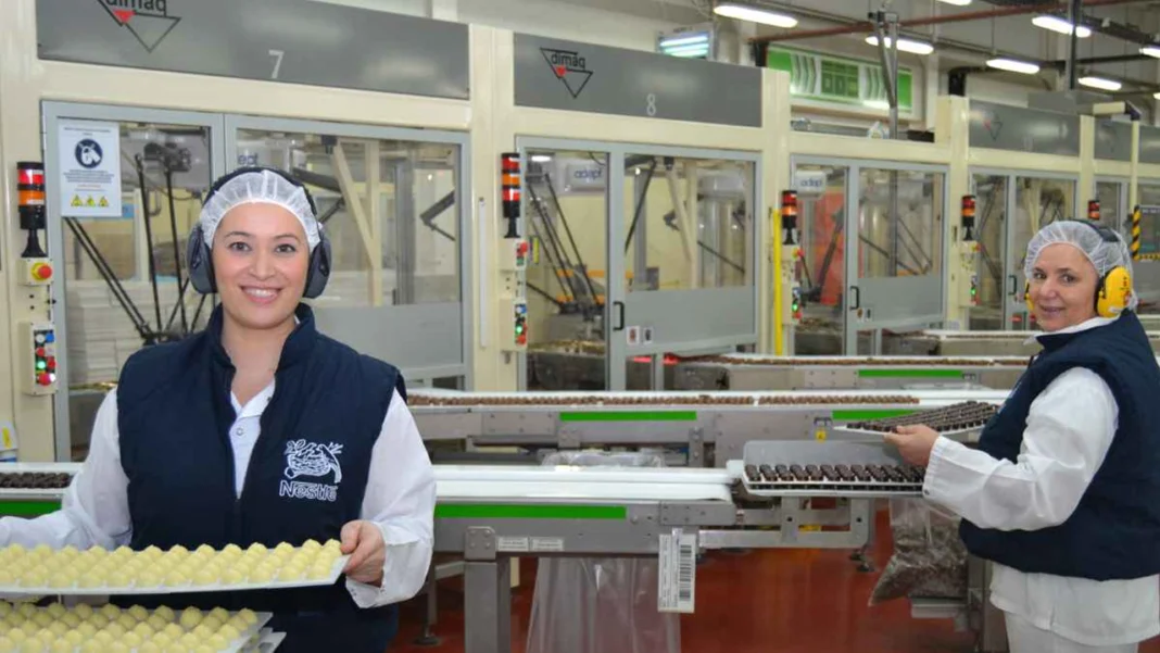 La feria laboral virtual de Nestlé 2025 ofrece más de 9.000 vacantes en Colombia. Conoce los requisitos, empresas participantes y cómo postularte.