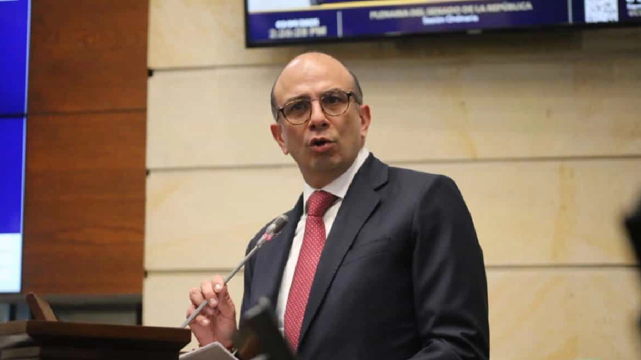 Reacomodo ministerial en el Gobierno Petro tras elección de Carlos Camargo en la Corte