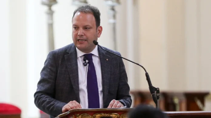 Quien es y hoja de vida de Andrés Santamaría, nuevo director ejecutivo de Asocapitales