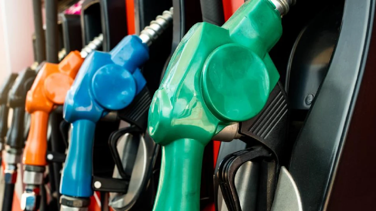 ¿En cuánto volvería a subir la gasolina Petro este 2025? Polémico anuncio