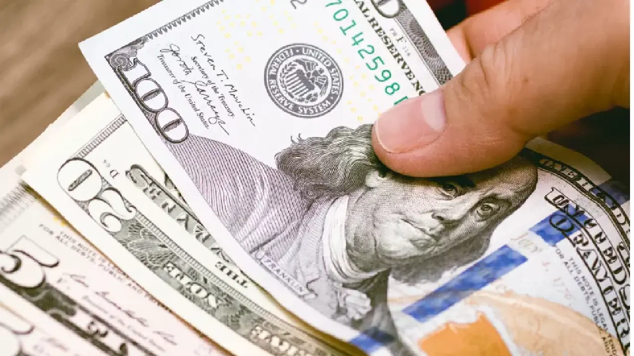¿Por qué está bajando el precio del dólar en Colombia?