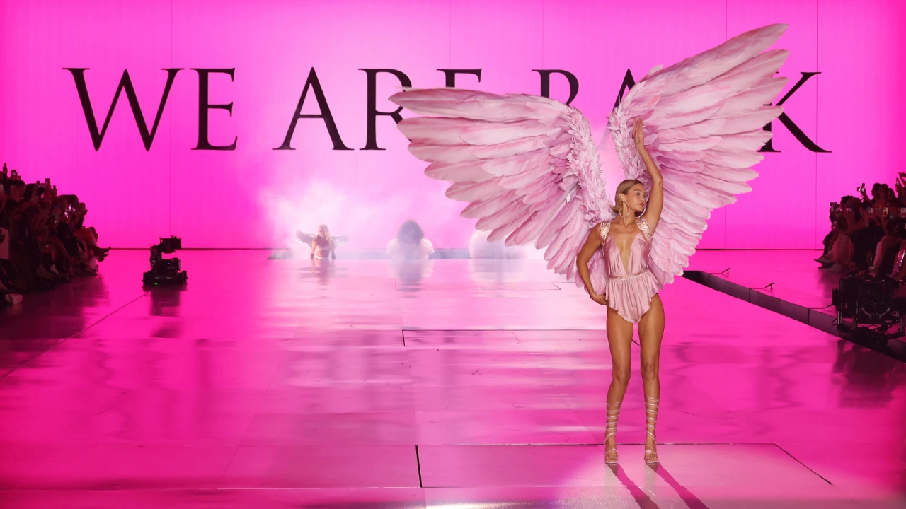 A qué hora es el Victoria's Fashion Show 2025 y cómo verlo desde Colombia