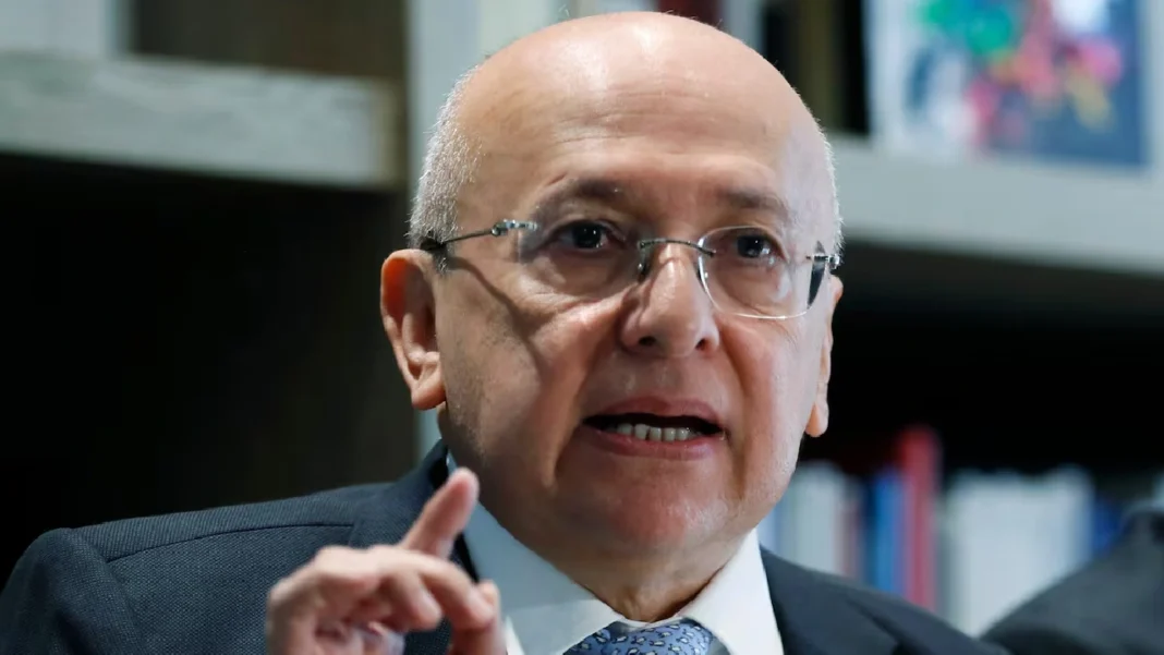 Atención: Esta es la carta con la que Eduardo Montealegre renunció al Ministerio de Justicia