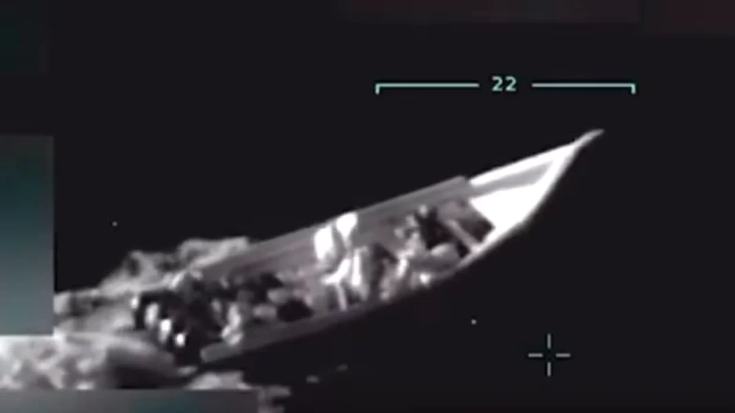 El Ejército de Estados Unidos bombardeó en el mar Caribe una lancha ligada al narcotráfico frente a Colombia, en medio de crecientes tensiones entre Donald Trump y Gustavo Petro.