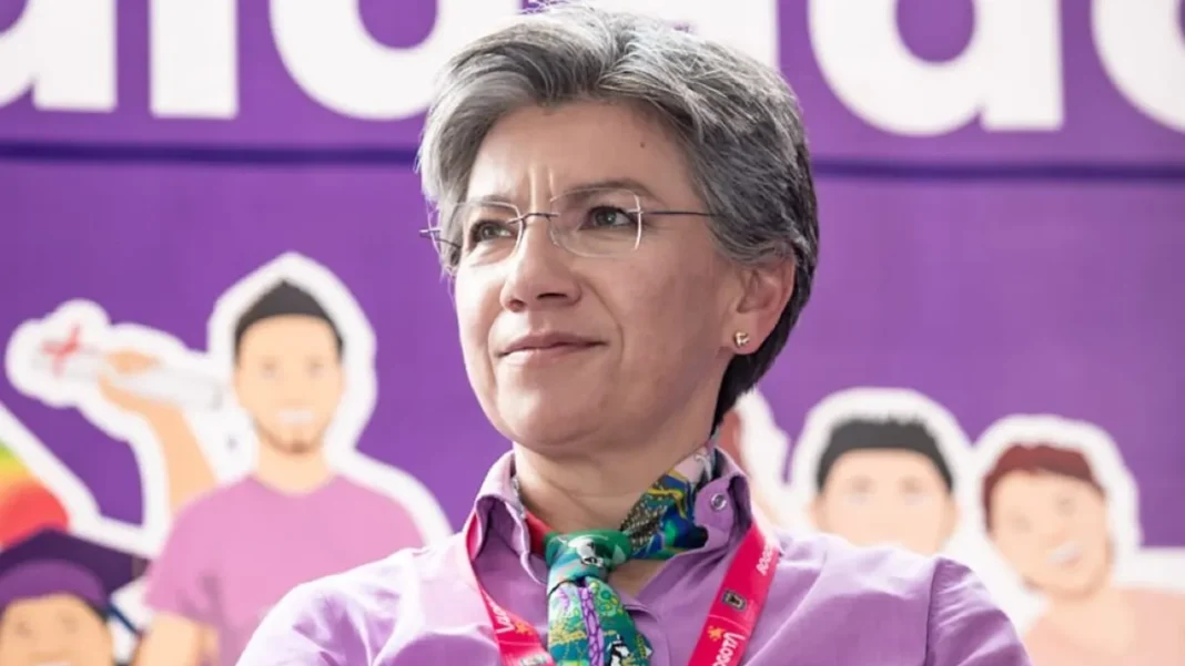 Rumores en la política apuntan a que Claudia López podría acercarse al Frente Amplio, una posible apuesta de la exalcaldesa ante la falta de liderazgo en el centro.