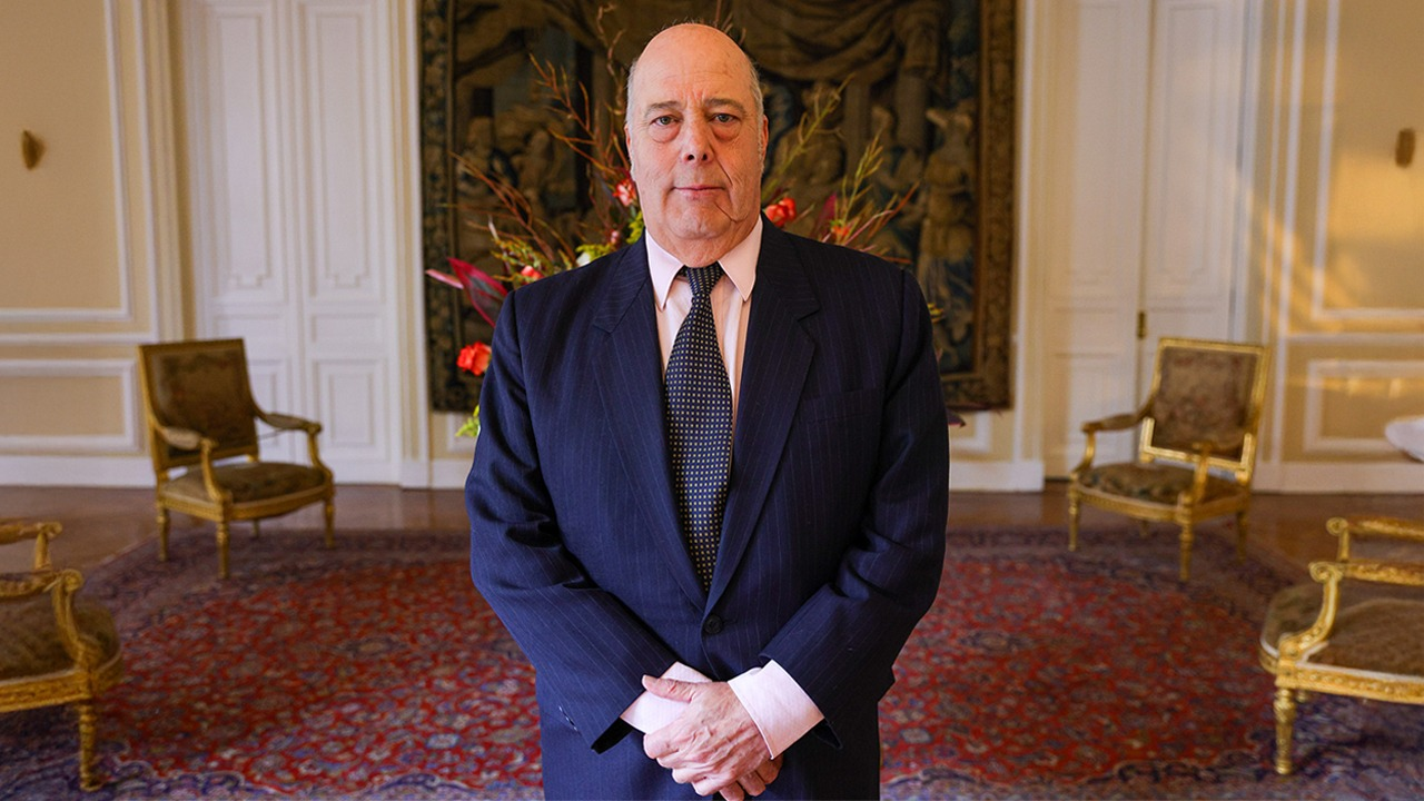 El embajador de Colombia en Estados Unidos gana cerca de US$10.000 mensuales, unos $41,7 millones de pesos, y se ubica entre los diplomáticos mejor pagados del país por su papel estratégico en Washington. El embajador de Colombia en Estados Unidos gana cerca de US$10.000 mensuales, unos $41,7 millones de pesos, y se ubica entre los diplomáticos mejor pagados del país por su papel estratégico en Washington.