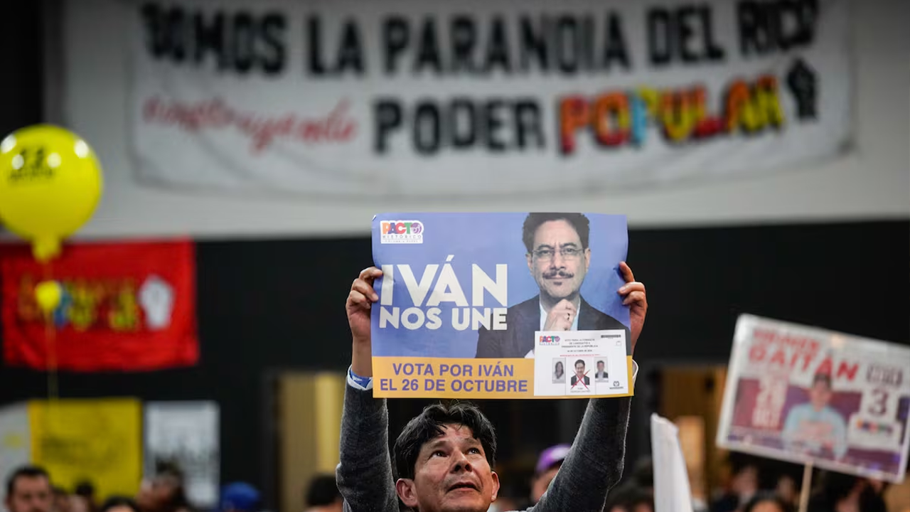 La consulta interna del Pacto Histórico 2025 dejó un panorama político decisivo: la izquierda se consolida, Iván Cepeda emerge como líder y Gustavo Petro refuerza su influencia rumbo a 2026. La consulta interna del Pacto Histórico 2025 dejó un panorama político decisivo: la izquierda se consolida, Iván Cepeda emerge como líder y Gustavo Petro refuerza su influencia rumbo a 2026.