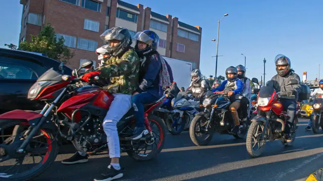 Quiénes sí y quiénes no pueden transitar con “pato” en moto desde hoy 30 de octubre