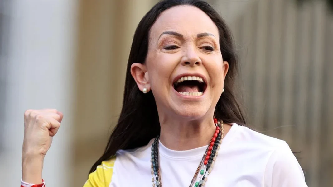 El Comité Noruego del Nobel otorgó el Premio Nobel de Paz 2025 a María Corina Machado por su defensa de los derechos democráticos y su lucha pacífica en Venezuela.