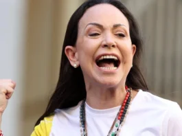 El Comité Noruego del Nobel otorgó el Premio Nobel de Paz 2025 a María Corina Machado por su defensa de los derechos democráticos y su lucha pacífica en Venezuela.