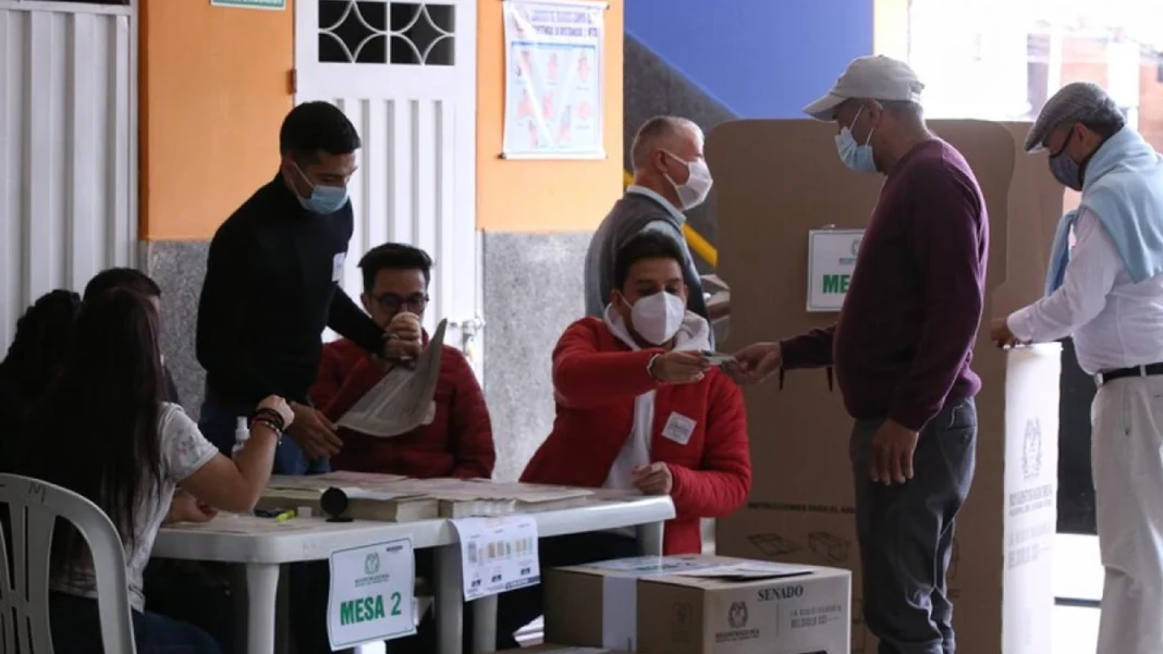 No asistir como jurado de votación este domingo 19 de octubre durante las elecciones de los Consejos de Juventud en Colombia puede acarrear sanciones económicas y disciplinarias, según la Registraduría Nacional.