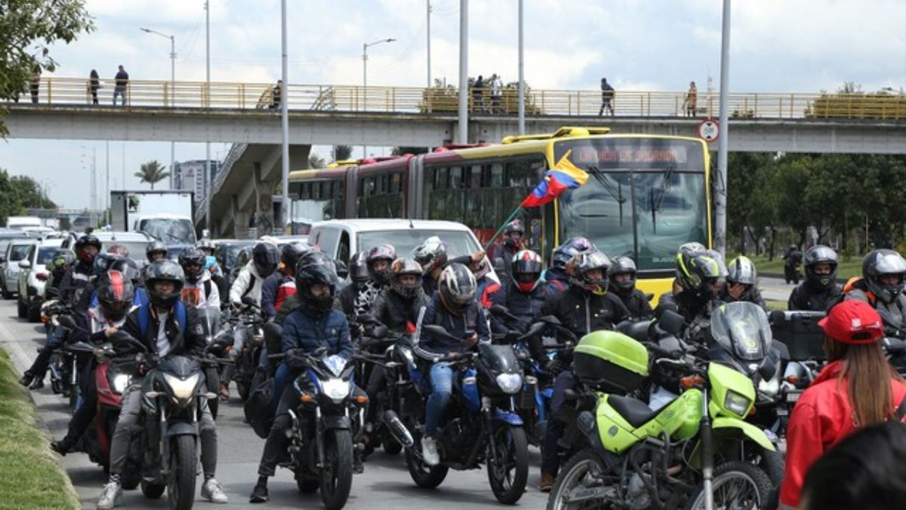 ¿Habrá paro de motos en Bogotá? Esto es lo que sabemos 1 Motociclistas protestan por las restricciones y crece la incertidumbre sobre un posible paro de motos en Bogotá