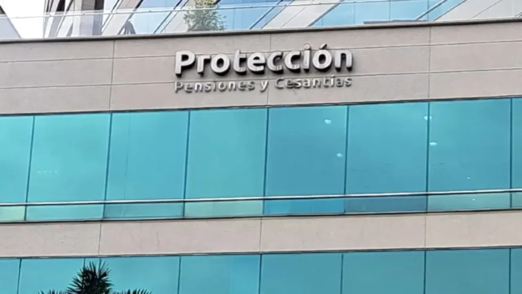 La Superintendencia Financiera ordenó suspender la negociación de las acciones de Protección S.A. tras una solicitud de OPA que busca adquirir hasta el 7,5% de la compañía.