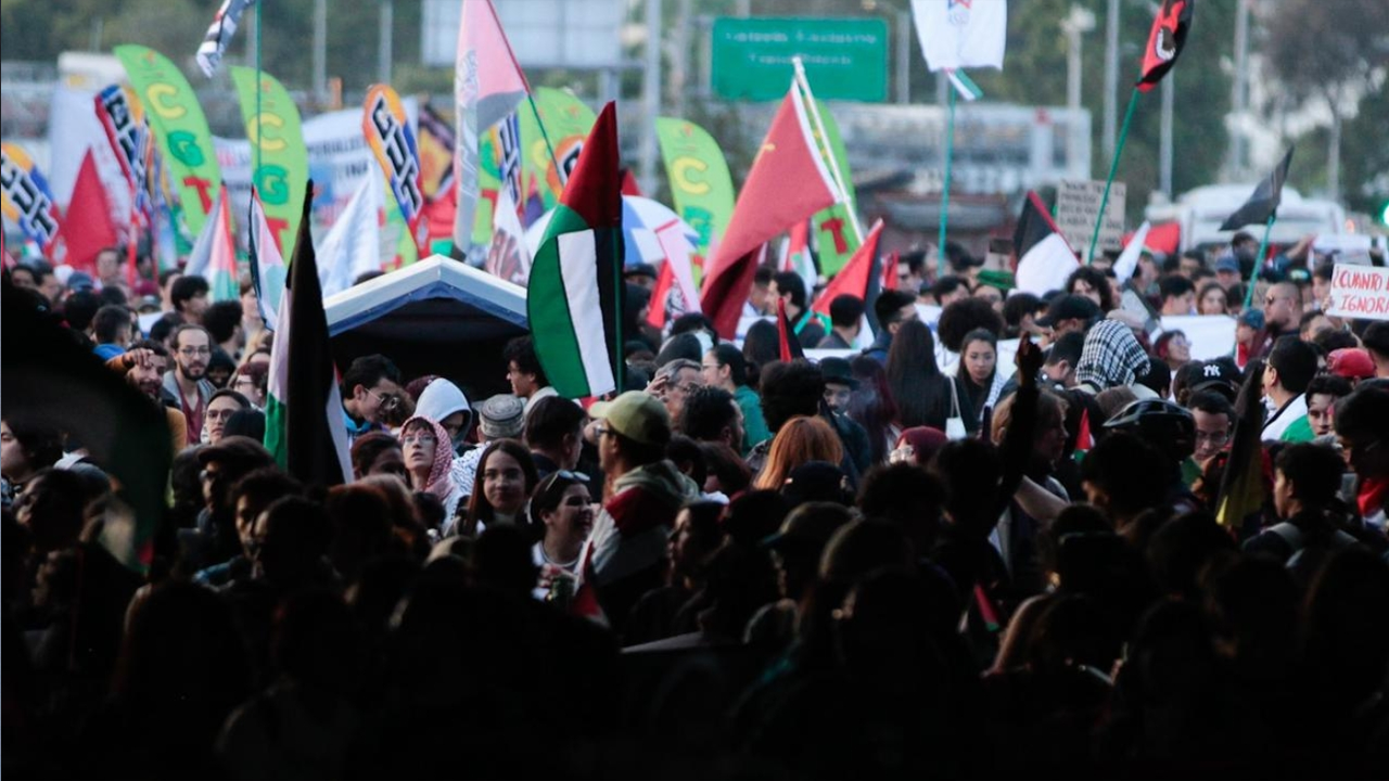 Las protestas por Palestina en Colombia deben mantenerse pacíficas. La violencia y los desmanes registrados en Bogotá y Medellín no pueden justificarse en nombre de ninguna causa.
