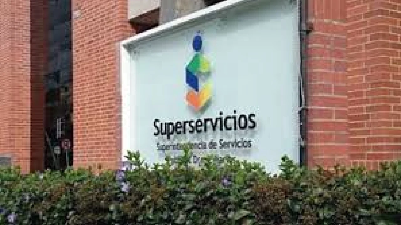 Superservicios ordena respaldo termico por fallas en regasificadora de Cartagena 1
