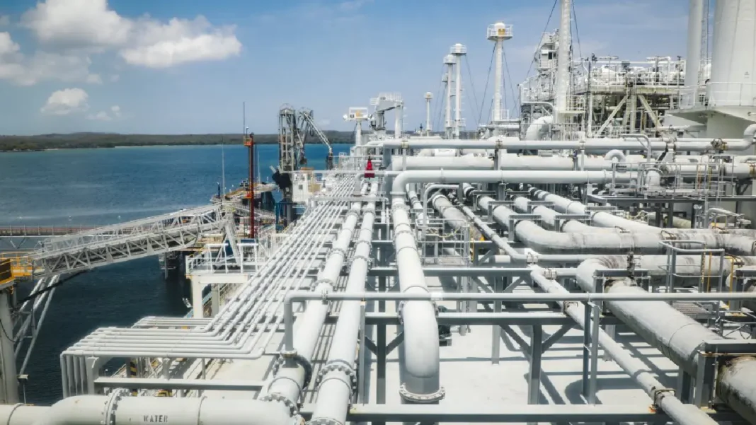 Superservicios ordena respaldo térmico por fallas en regasificadora de Cartagena