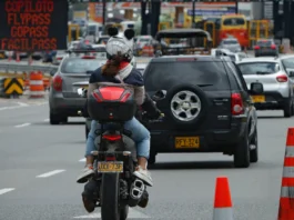 Si va a viajar en moto este fin de semana en Bogotá, la Secretaría de Movilidad anunció restricciones y horarios especiales para garantizar la seguridad vial durante el puente festivo de Halloween.