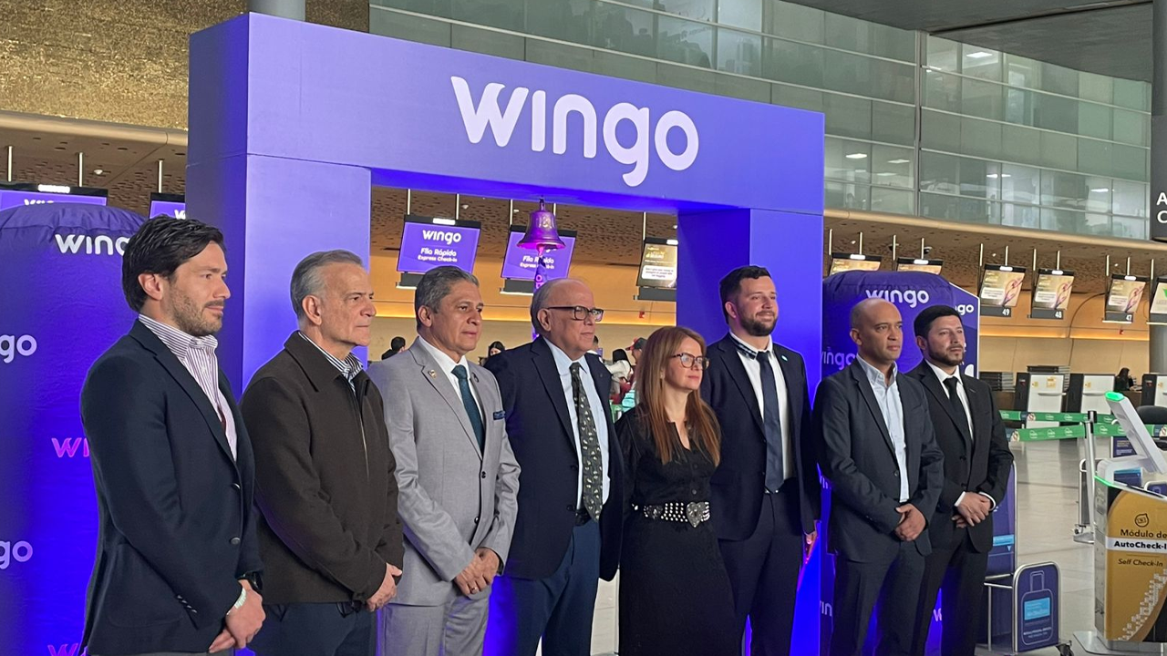 Wingo celebró la apertura de su vuelo directo entre Bogotá y Ciudad de Guatemala, convirtiéndose en la única compañía low cost que conecta sin escalas las capitales de Colombia y Guatemala, fortaleciendo la conectividad aérea y el turismo en la región. Wingo celebró la apertura de su vuelo directo entre Bogotá y Ciudad de Guatemala, convirtiéndose en la única compañía low cost que conecta sin escalas las capitales de Colombia y Guatemala, fortaleciendo la conectividad aérea y el turismo en la región.