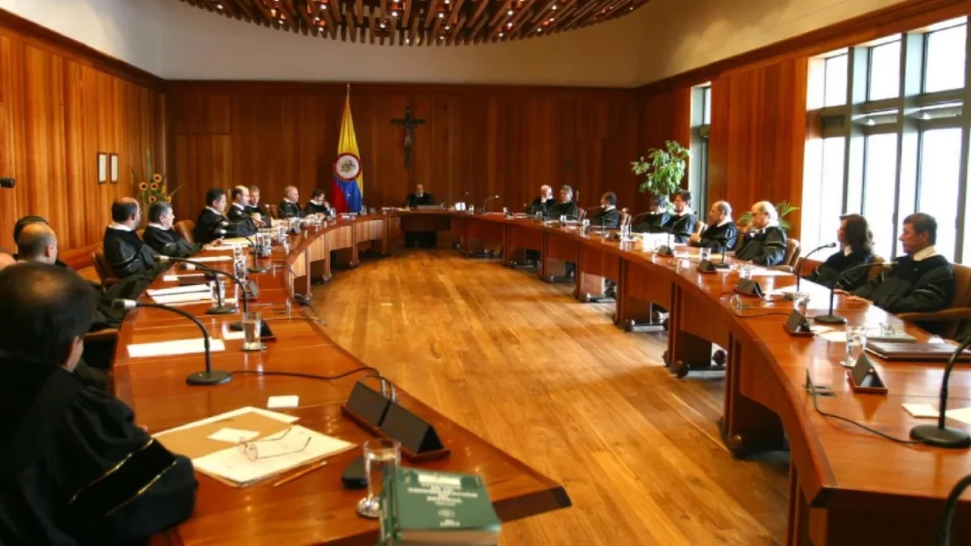 Corte Constitucional avala ley que protege a víctimas de suplantación de identidad en Colombia