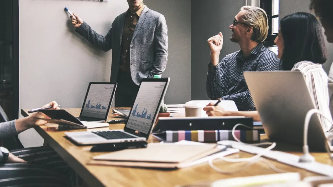 En América Latina aún se necesitan miles de horas para abrir una empresa: Colombia ocupa el sexto lugar