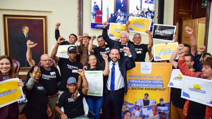 Gobierno radica proyecto de ley para democratizar el sector energético en Colombia