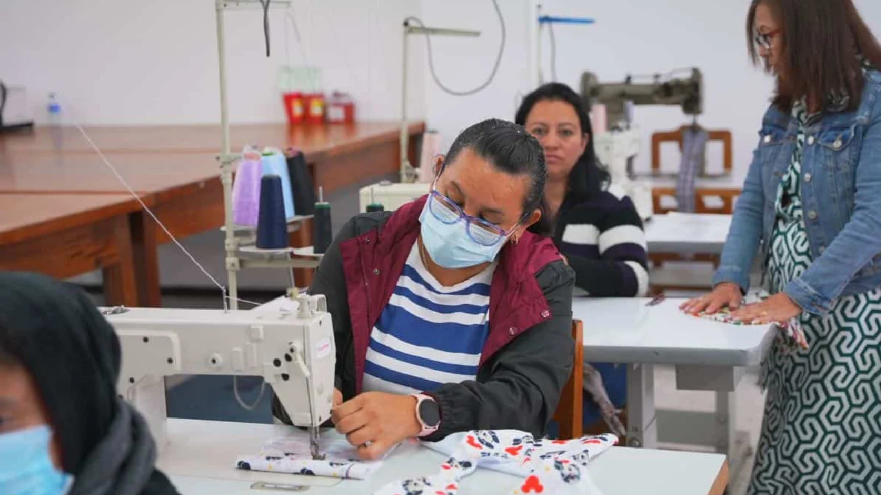 Sector textil colombiano: un tejido de innovación, sostenibilidad y crecimiento 1 Sector textil colombiano: un tejido de innovación, sostenibilidad y crecimiento