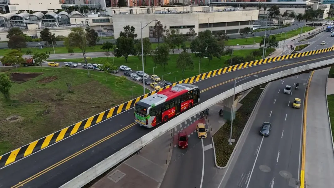 Bogotá inaugura el Puente Curvo de la Avenida 68, primer gran avance del megaproyecto de movilidad