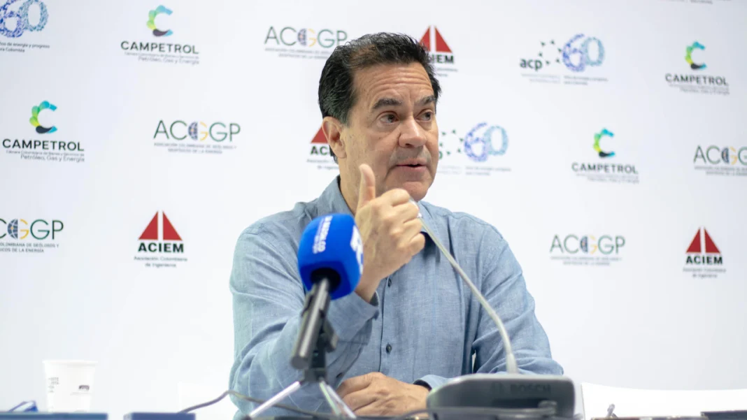 La crisis energética en Colombia se agudiza por la caída en la exploración y el aumento de las importaciones de gas, según advirtió la ACP durante la VIII Cumbre del Petróleo, Gas y Energía.