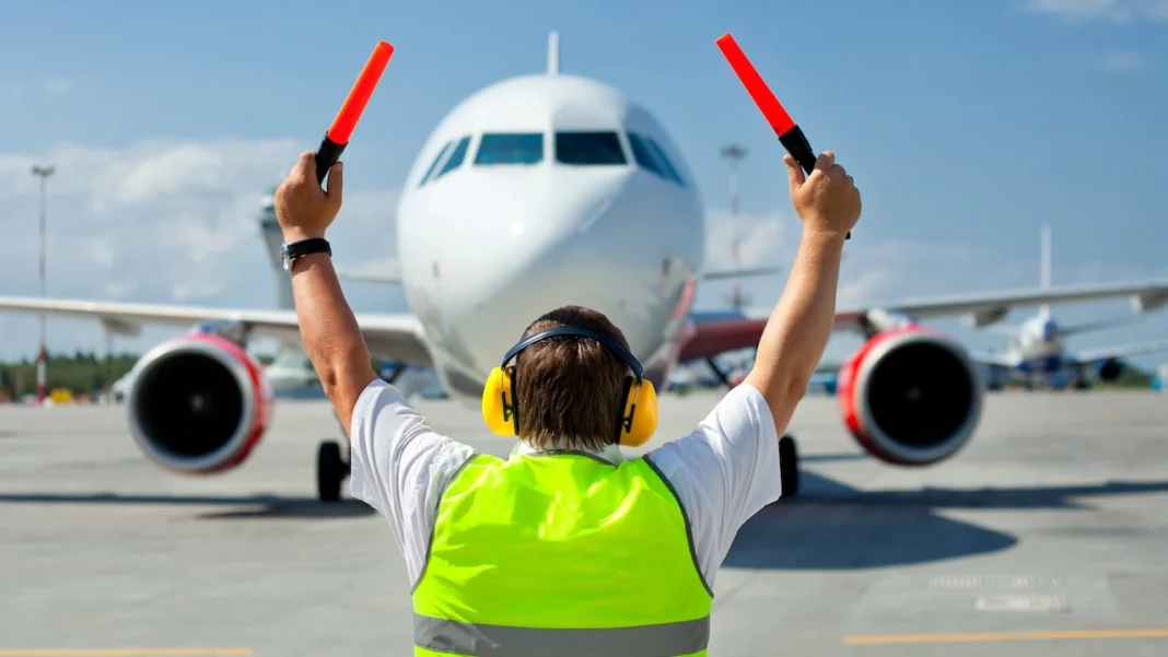 El 85 % de los aeropuertos de Colombia ya opera con navegación PBN, una tecnología satelital que mejora la seguridad, eficiencia y sostenibilidad de los vuelos en el país, marcando un avance clave en la modernización de la aviación nacional.