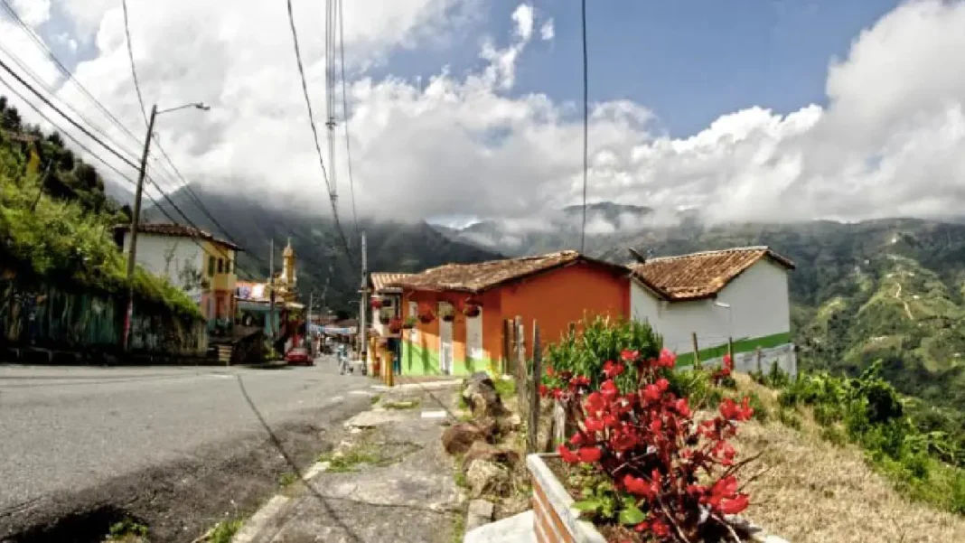 ¿Qué pasó en la vía vieja a San Sebastián de Palmitas en Medellín hoy?