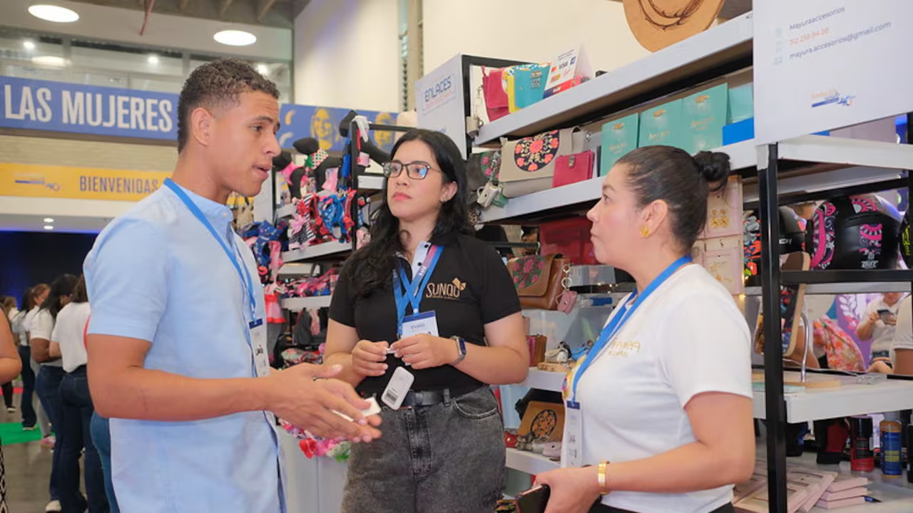 Creación de empresas cayó casi 32% y refleja una crisis del emprendimiento en Colombia