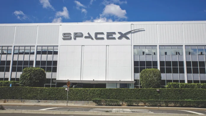 SpaceX, liderada por Elon Musk, adquirió las licencias AWS-3 de EchoStar por US$2.600 millones, reforzando su red Starlink y su liderazgo en el mercado global de internet satelital. SpaceX, liderada por Elon Musk, adquirió las licencias AWS-3 de EchoStar por US$2.600 millones, reforzando su red Starlink y su liderazgo en el mercado global de internet satelital.