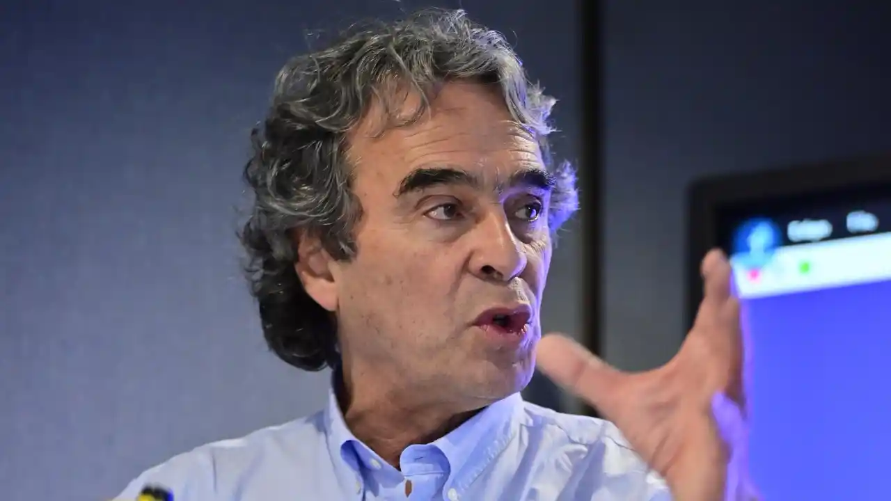 Sergio Fajardo presentó propuestas de infraestructura para un país más conectado